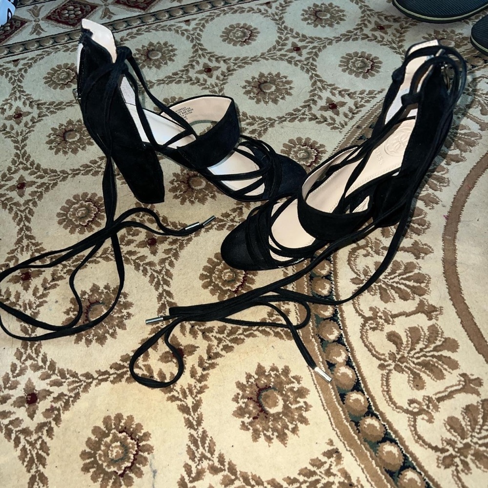 guess strappy heels